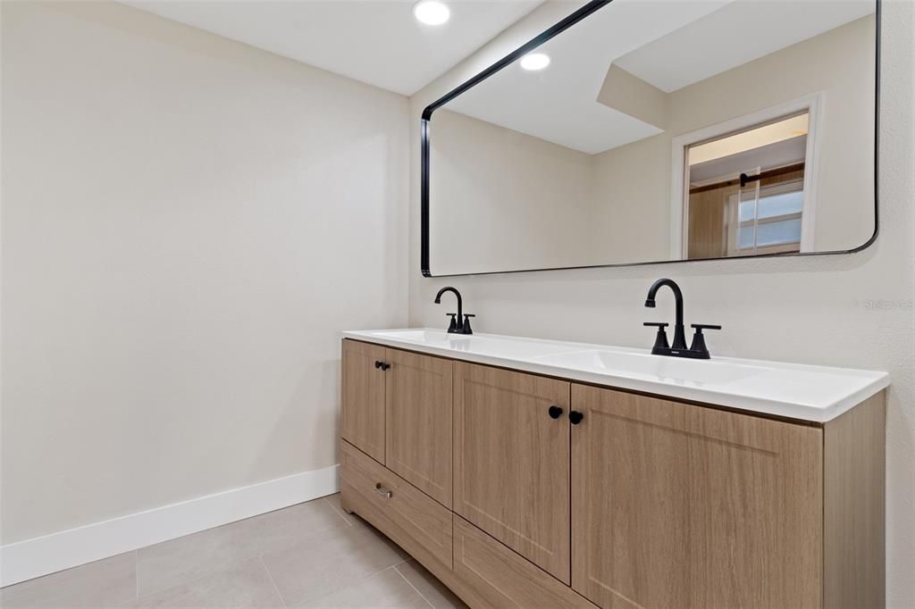 For Sale: $379,900 (4 beds, 2 baths, 2182 Square Feet)