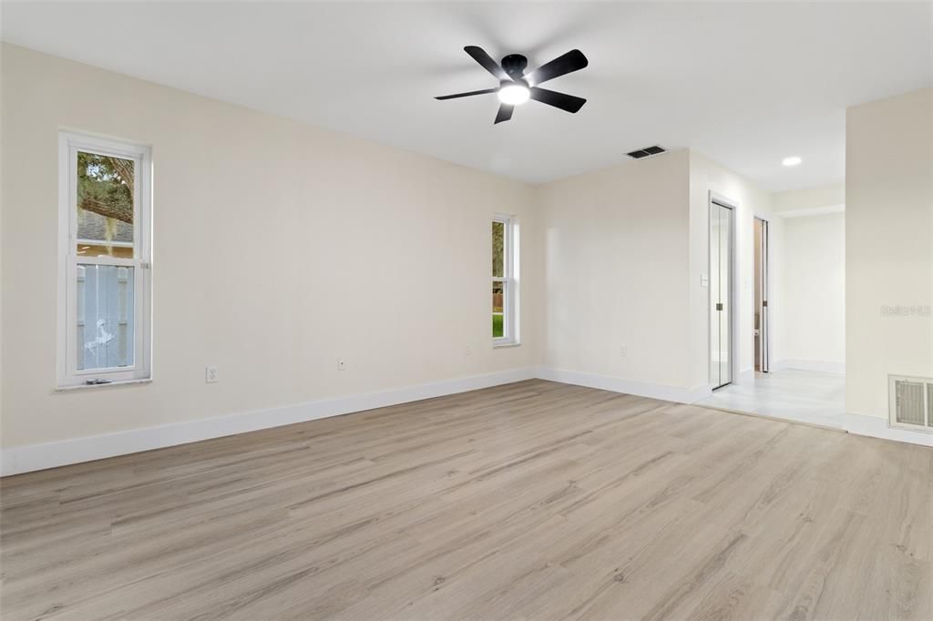 For Sale: $379,900 (4 beds, 2 baths, 2182 Square Feet)