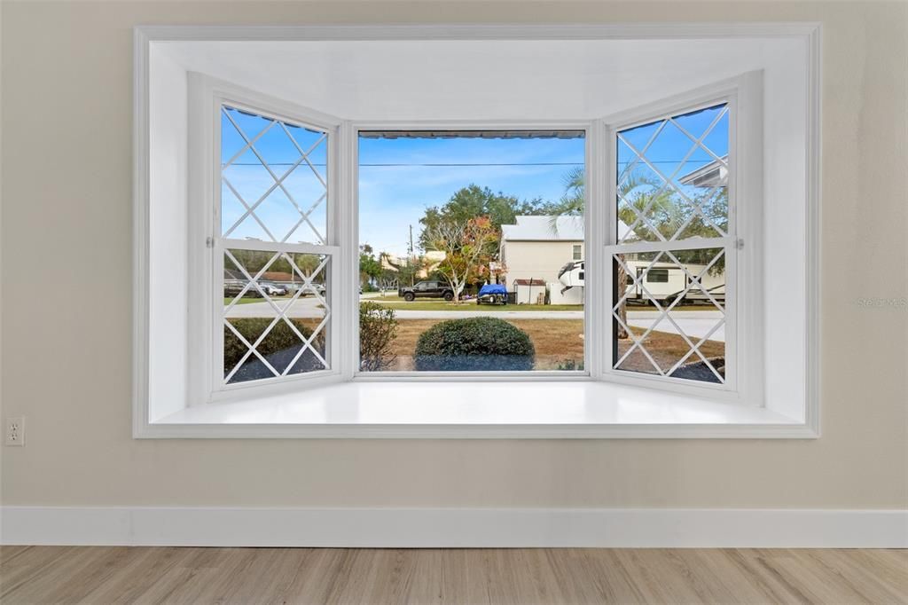 For Sale: $379,900 (4 beds, 2 baths, 2182 Square Feet)