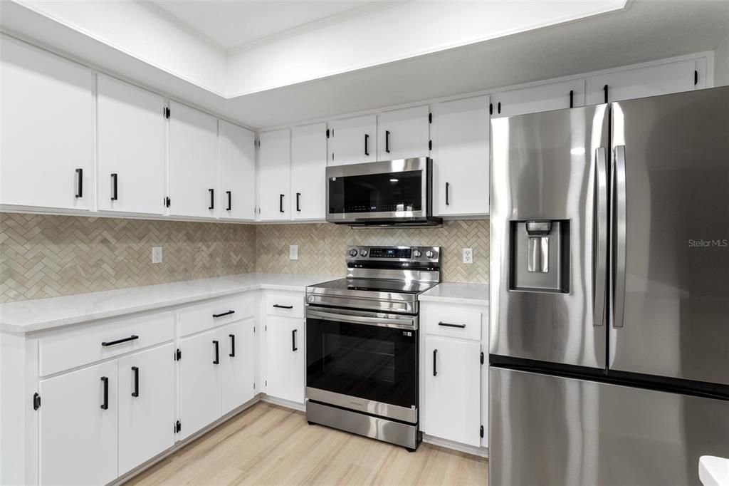 For Sale: $379,900 (4 beds, 2 baths, 2182 Square Feet)