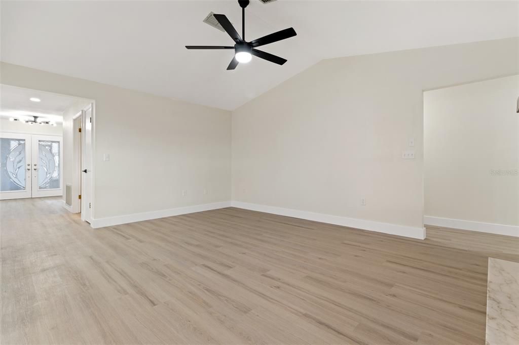 For Sale: $379,900 (4 beds, 2 baths, 2182 Square Feet)