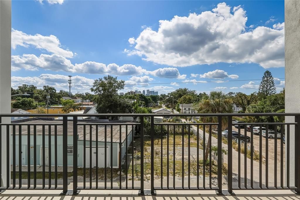 For Sale: $720,000 (3 beds, 3 baths, 2264 Square Feet)