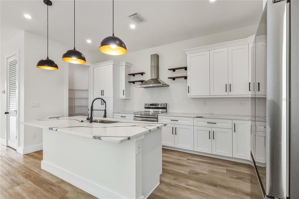 For Sale: $720,000 (3 beds, 3 baths, 2264 Square Feet)