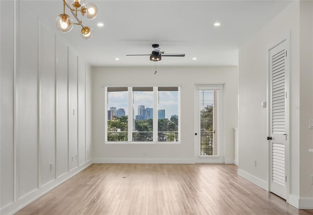 For Sale: $720,000 (3 beds, 3 baths, 2264 Square Feet)