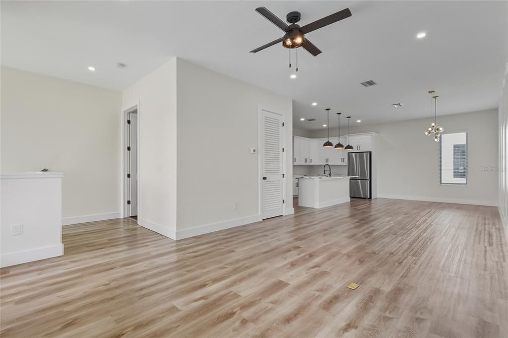 For Sale: $720,000 (3 beds, 3 baths, 2264 Square Feet)