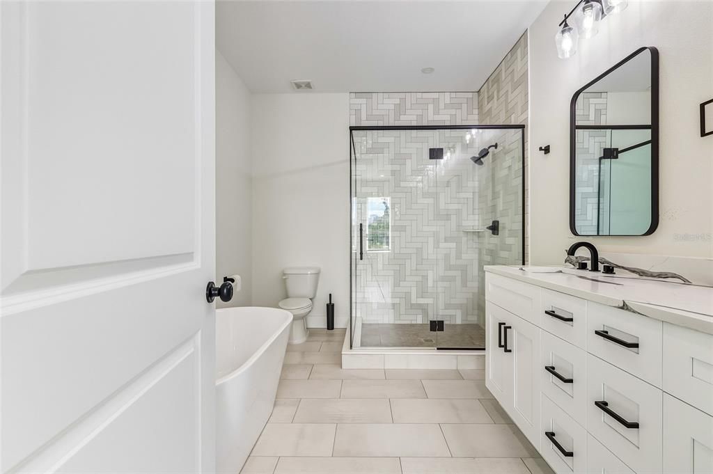 For Sale: $720,000 (3 beds, 3 baths, 2264 Square Feet)