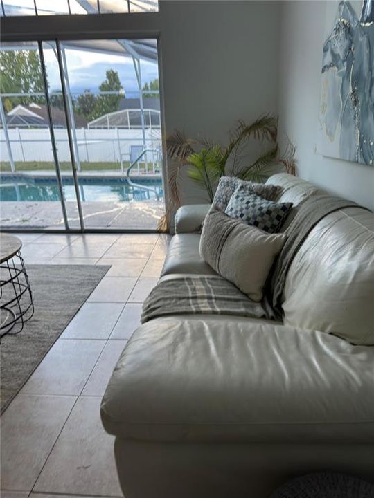 For Rent: $850 (1 beds, 1 baths, 1826 Square Feet)