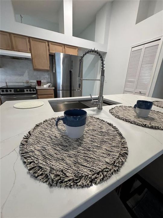 For Rent: $850 (1 beds, 1 baths, 1826 Square Feet)