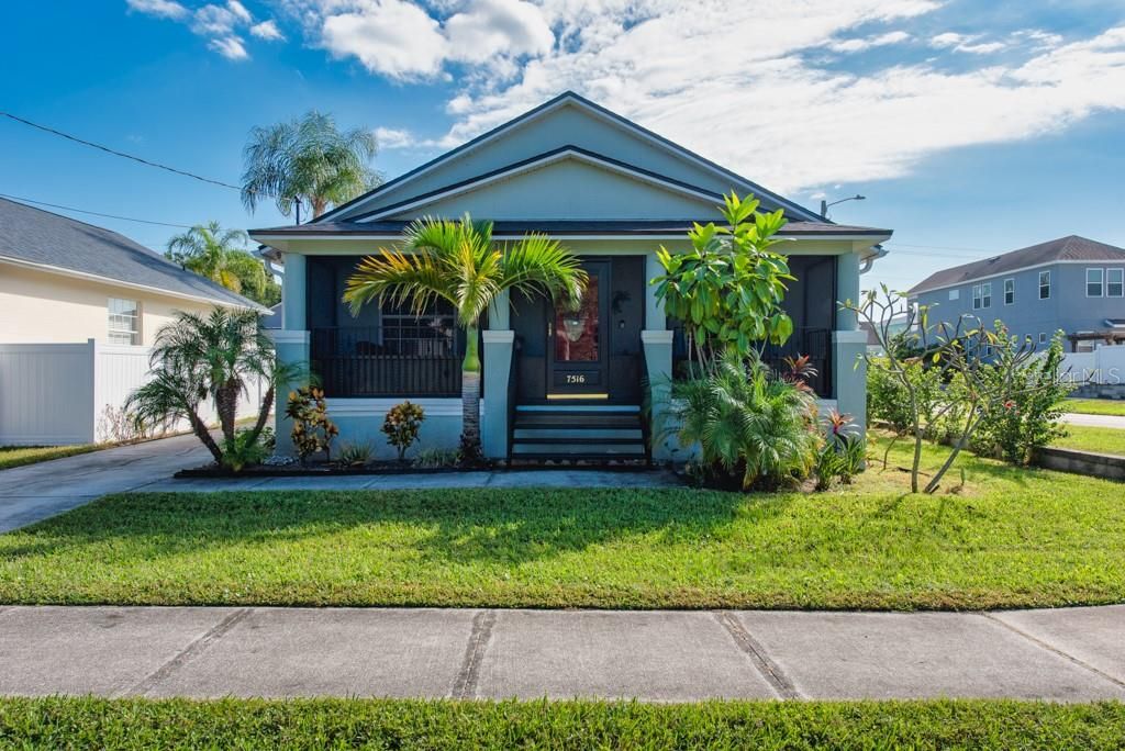 For Sale: $449,900 (3 beds, 2 baths, 1280 Square Feet)