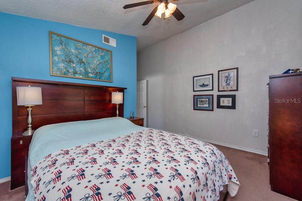 For Sale: $449,900 (3 beds, 2 baths, 1280 Square Feet)