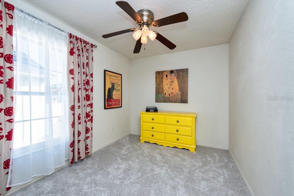 For Sale: $449,900 (3 beds, 2 baths, 1280 Square Feet)