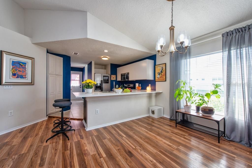 For Sale: $449,900 (3 beds, 2 baths, 1280 Square Feet)