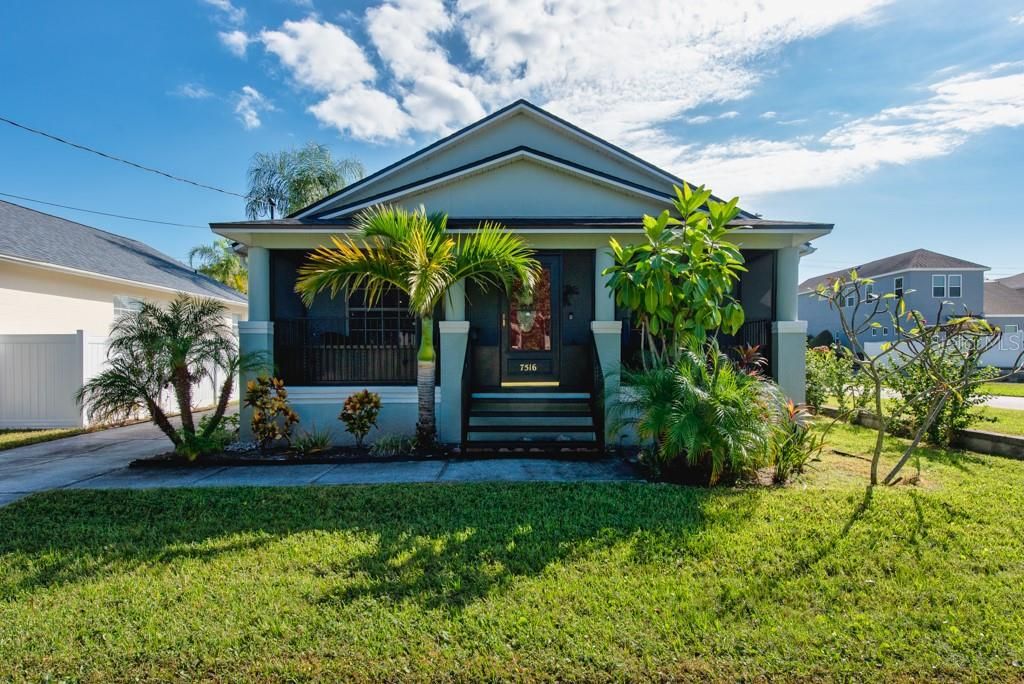 For Sale: $449,900 (3 beds, 2 baths, 1280 Square Feet)