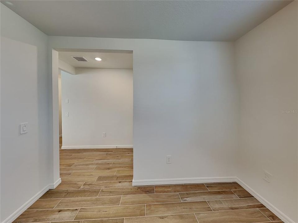 For Rent: $2,050 (3 beds, 2 baths, 1695 Square Feet)