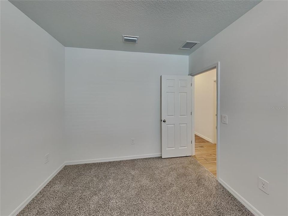 For Rent: $2,050 (3 beds, 2 baths, 1695 Square Feet)