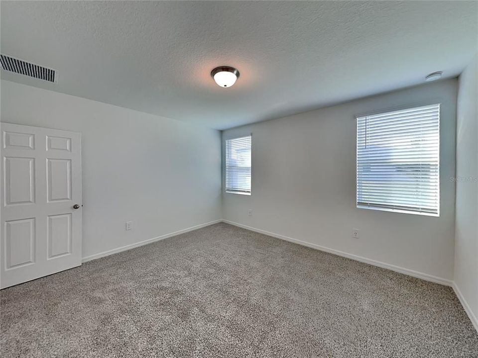 For Rent: $2,050 (3 beds, 2 baths, 1695 Square Feet)