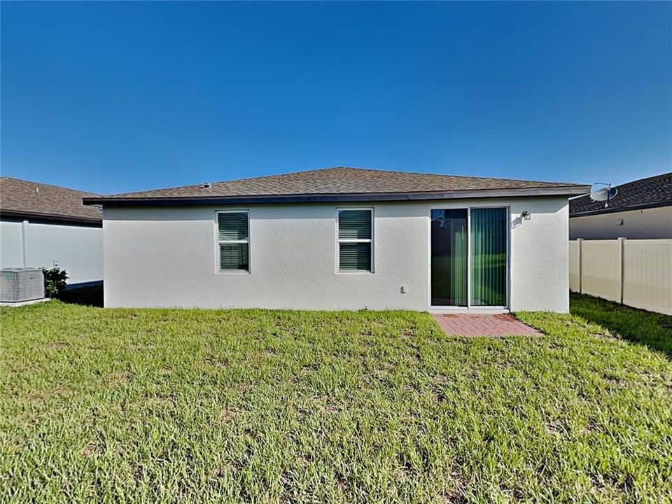 For Rent: $2,050 (3 beds, 2 baths, 1695 Square Feet)