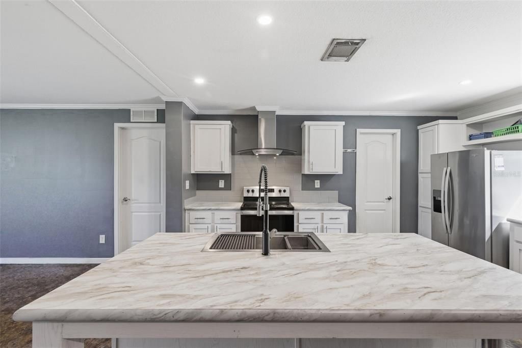 For Sale: $489,999 (4 beds, 2 baths, 2080 Square Feet)