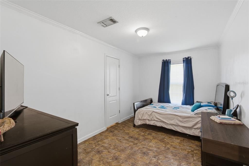 For Sale: $489,999 (4 beds, 2 baths, 2080 Square Feet)