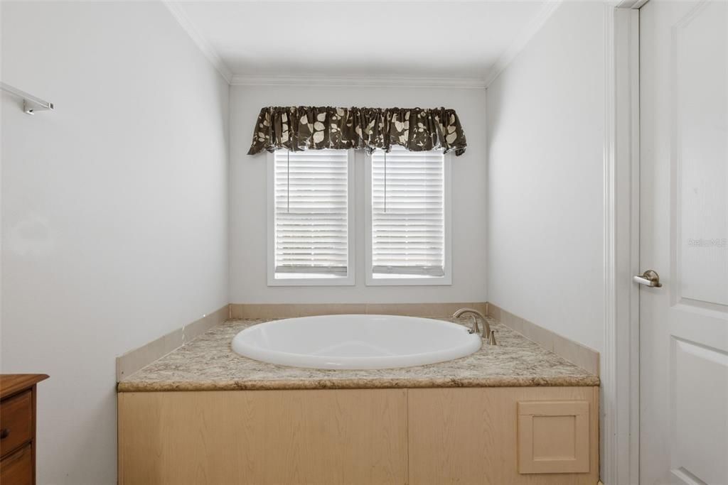 For Sale: $489,999 (4 beds, 2 baths, 2080 Square Feet)