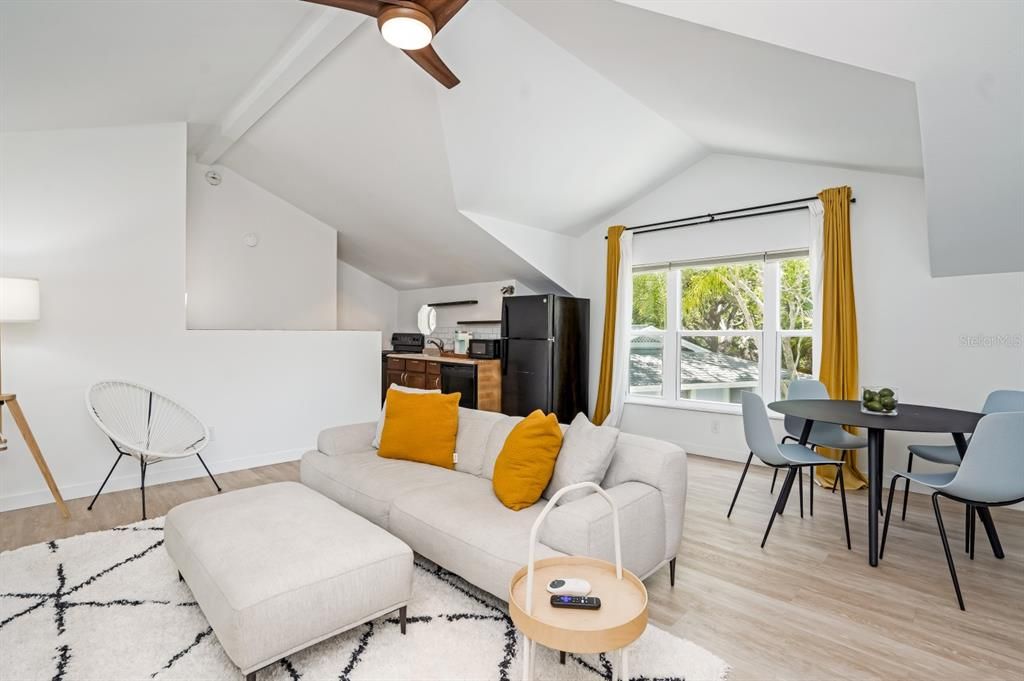 For Sale: $1,250,000 (4 beds, 4 baths, 2100 Square Feet)