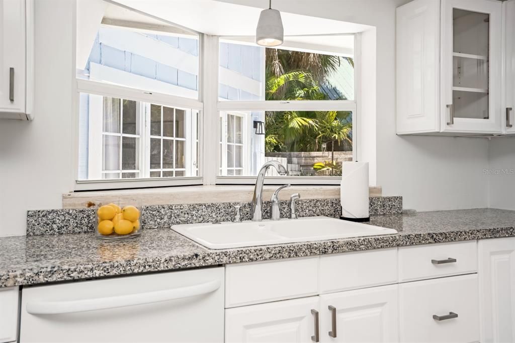 For Sale: $1,250,000 (4 beds, 4 baths, 2100 Square Feet)