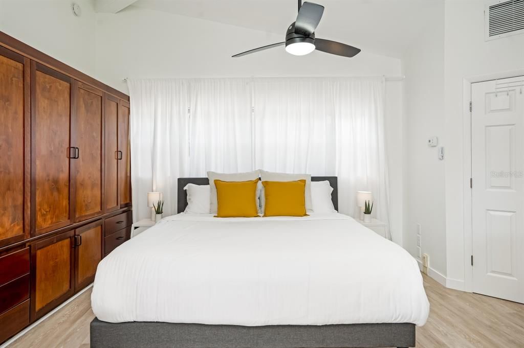 For Sale: $1,250,000 (4 beds, 4 baths, 2100 Square Feet)