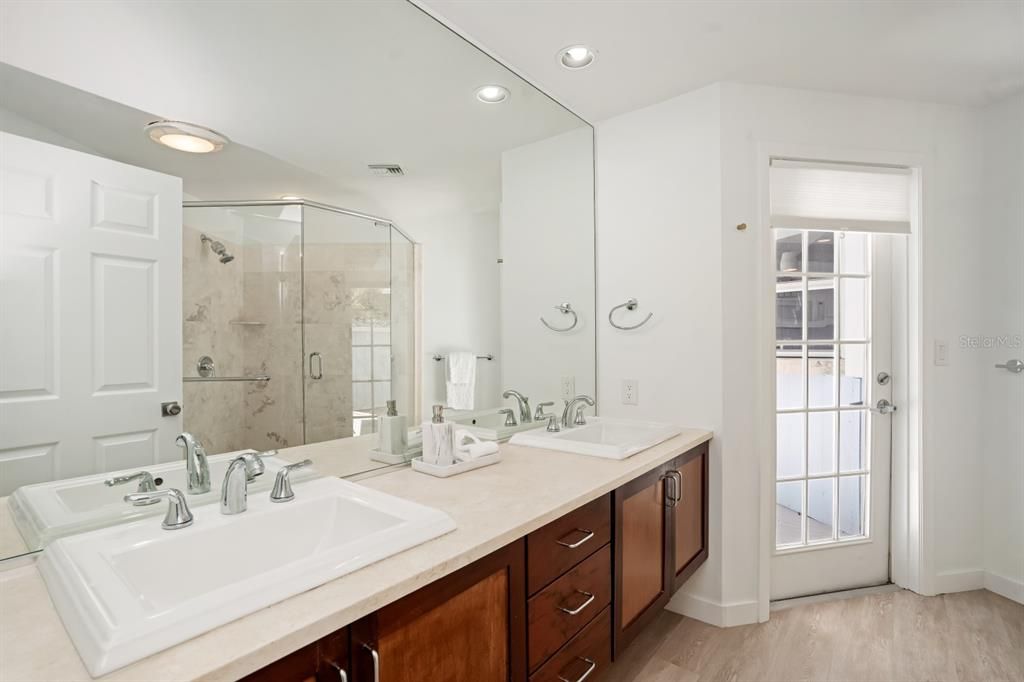 For Sale: $1,250,000 (4 beds, 4 baths, 2100 Square Feet)