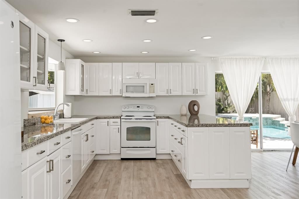 For Sale: $1,250,000 (4 beds, 4 baths, 2100 Square Feet)