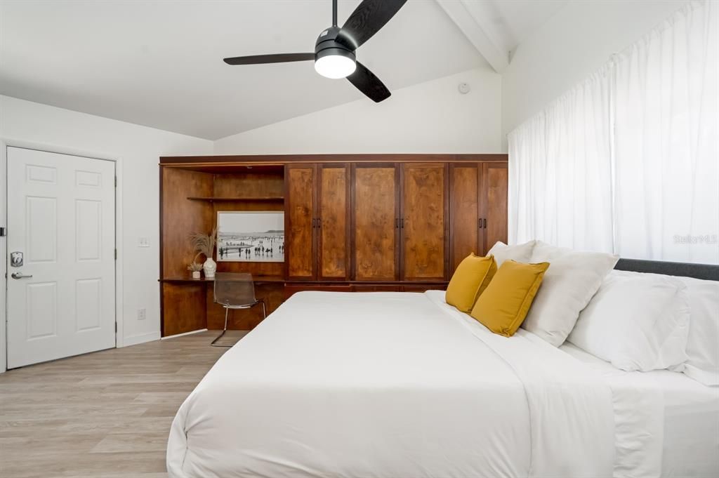 For Sale: $1,250,000 (4 beds, 4 baths, 2100 Square Feet)