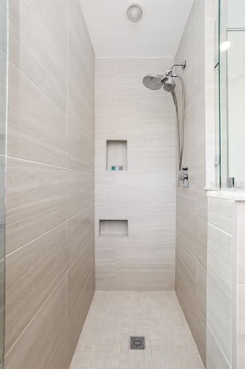 For Sale: $1,250,000 (4 beds, 4 baths, 2100 Square Feet)