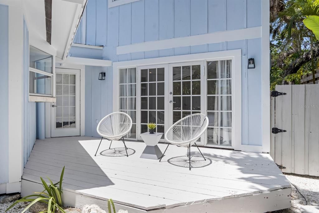 For Sale: $1,250,000 (4 beds, 4 baths, 2100 Square Feet)