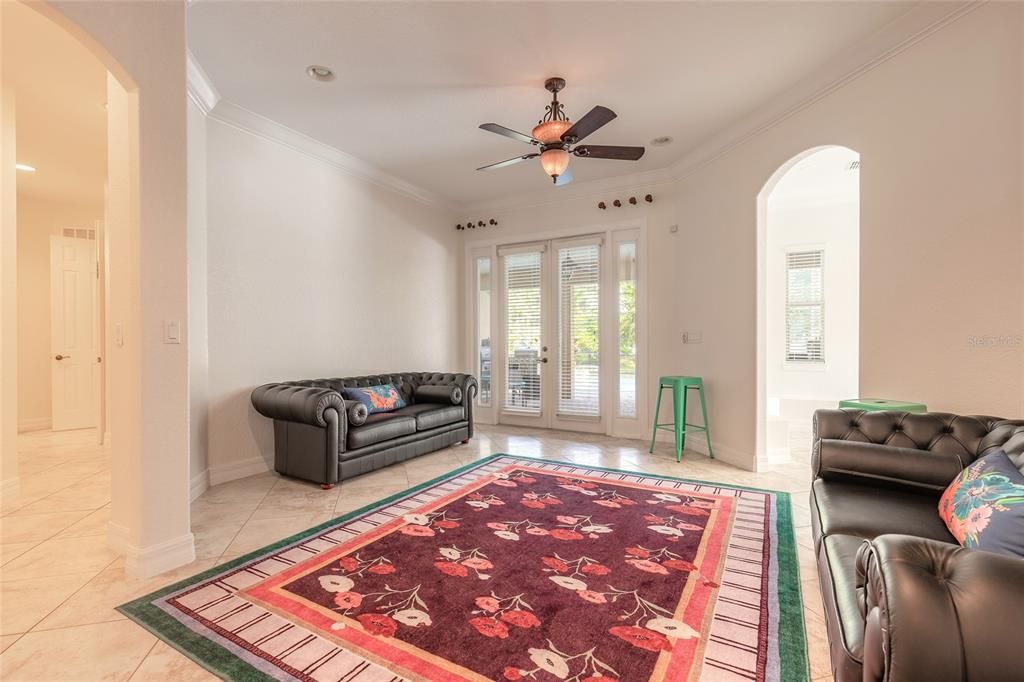 For Sale: $985,000 (5 beds, 5 baths, 4308 Square Feet)