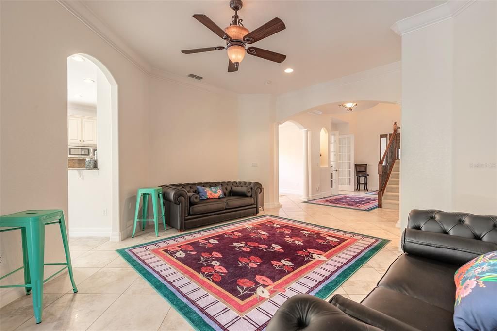 For Sale: $985,000 (5 beds, 5 baths, 4308 Square Feet)