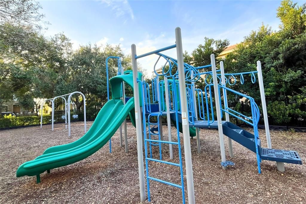 For Sale: $985,000 (5 beds, 5 baths, 4308 Square Feet)