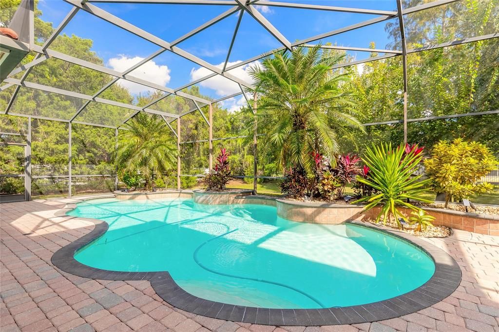 For Sale: $985,000 (5 beds, 5 baths, 4308 Square Feet)