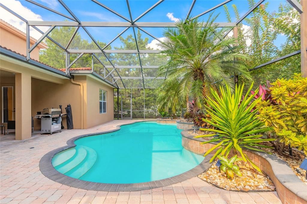 For Sale: $985,000 (5 beds, 5 baths, 4308 Square Feet)