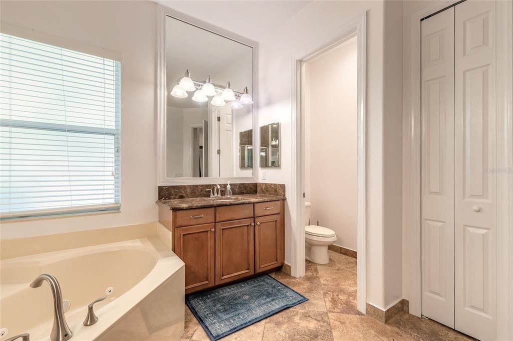 For Sale: $985,000 (5 beds, 5 baths, 4308 Square Feet)