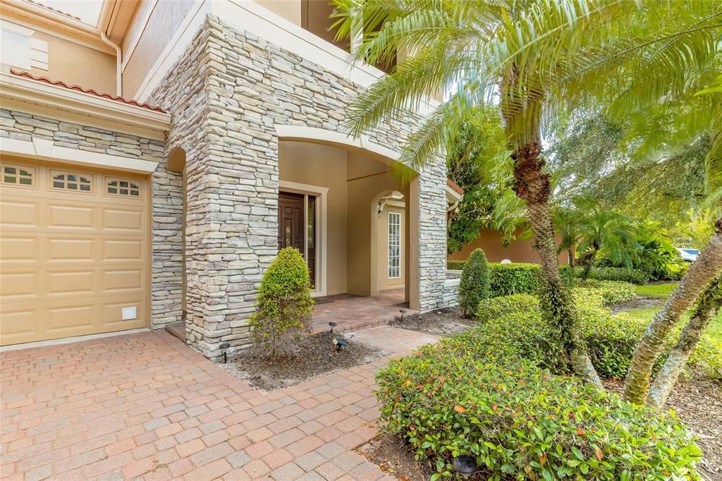 For Sale: $985,000 (5 beds, 5 baths, 4308 Square Feet)