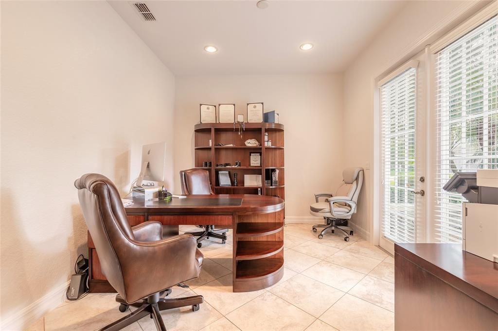 For Sale: $985,000 (5 beds, 5 baths, 4308 Square Feet)