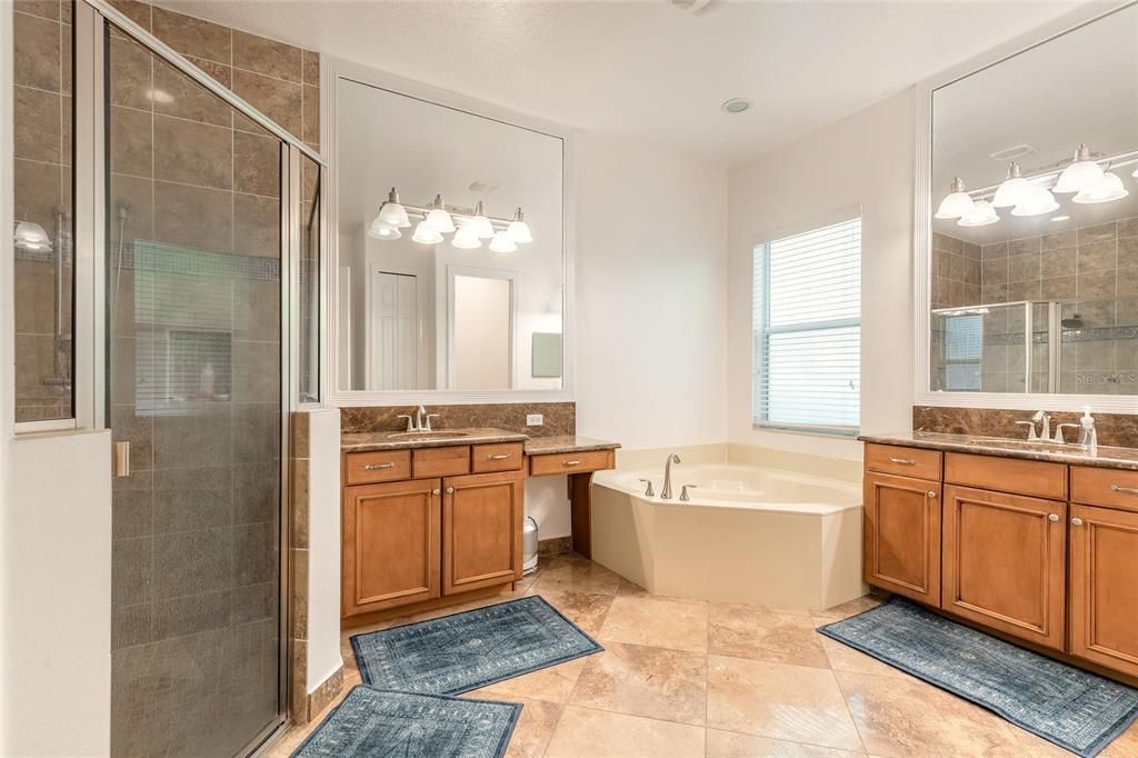 For Sale: $985,000 (5 beds, 5 baths, 4308 Square Feet)