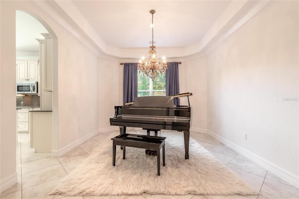 For Sale: $985,000 (5 beds, 5 baths, 4308 Square Feet)