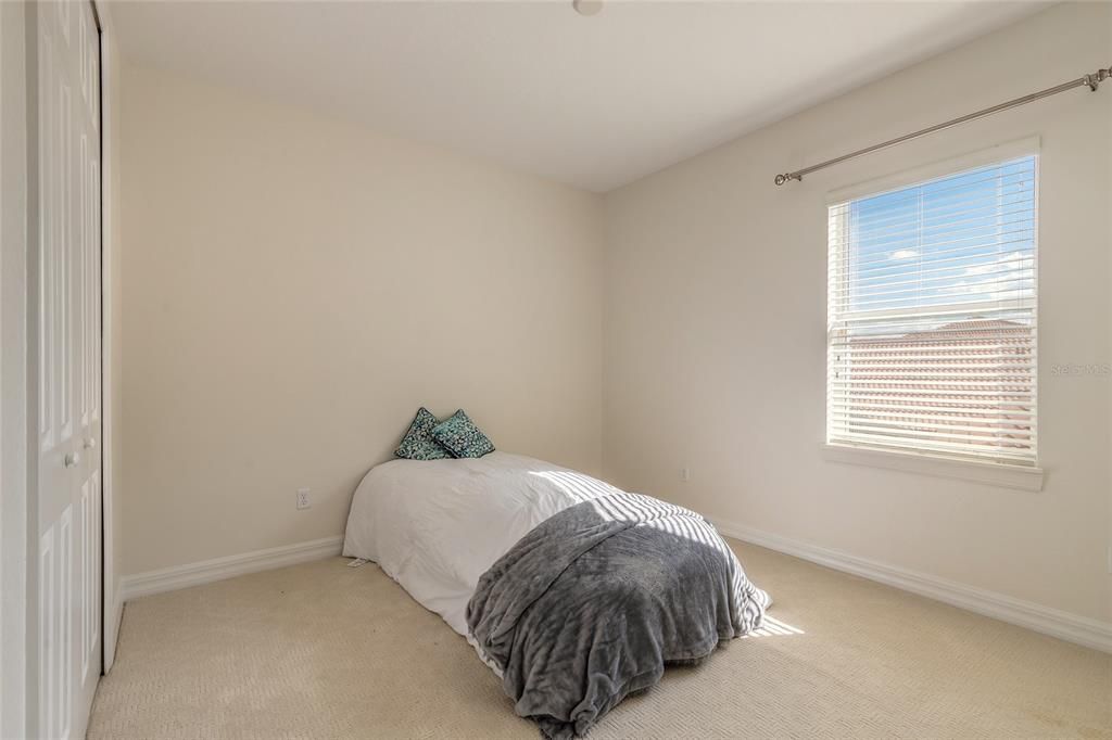 For Sale: $985,000 (5 beds, 5 baths, 4308 Square Feet)