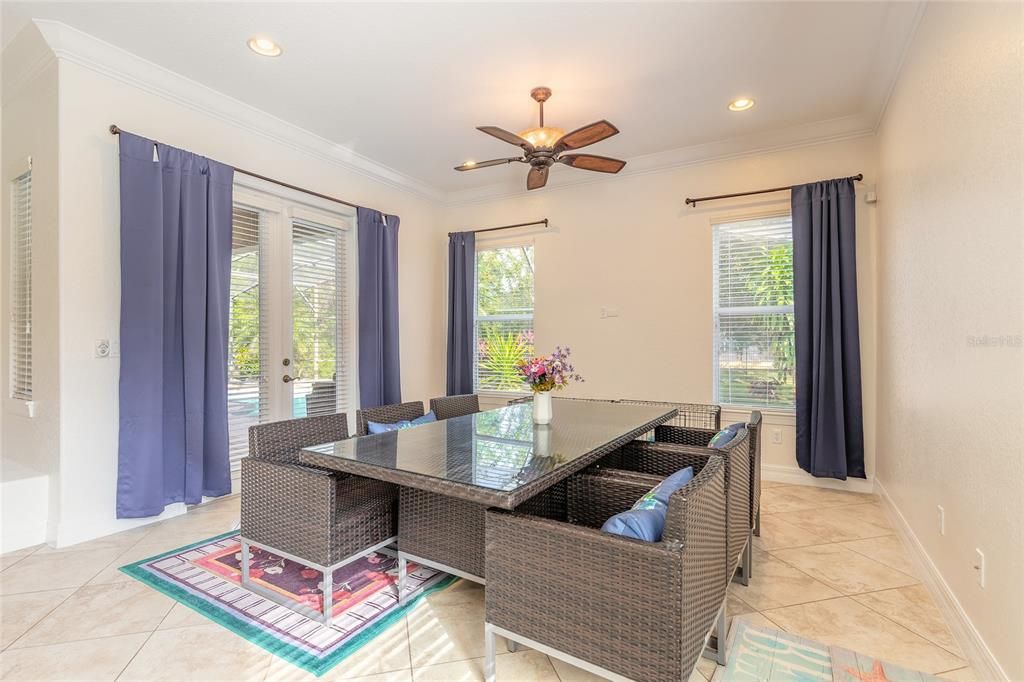 For Sale: $985,000 (5 beds, 5 baths, 4308 Square Feet)