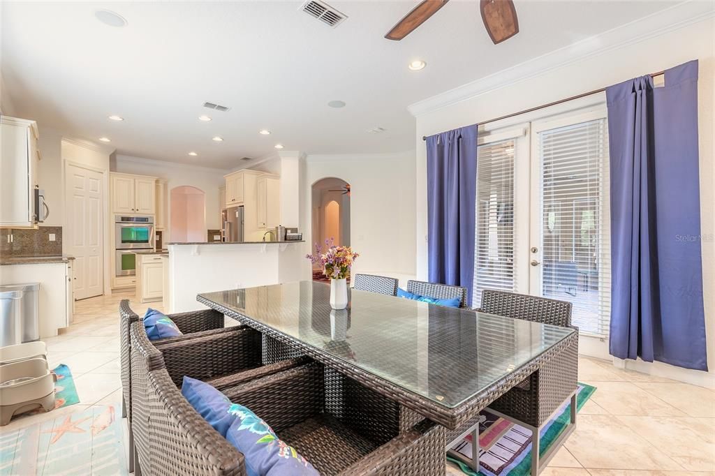 For Sale: $985,000 (5 beds, 5 baths, 4308 Square Feet)