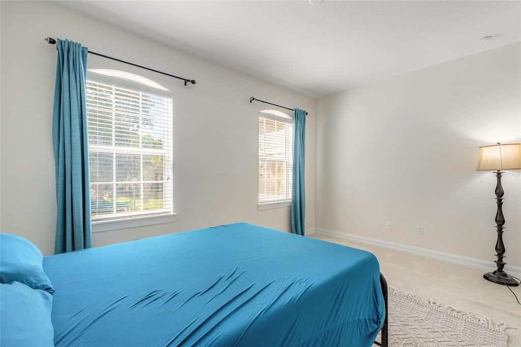 For Sale: $985,000 (5 beds, 5 baths, 4308 Square Feet)