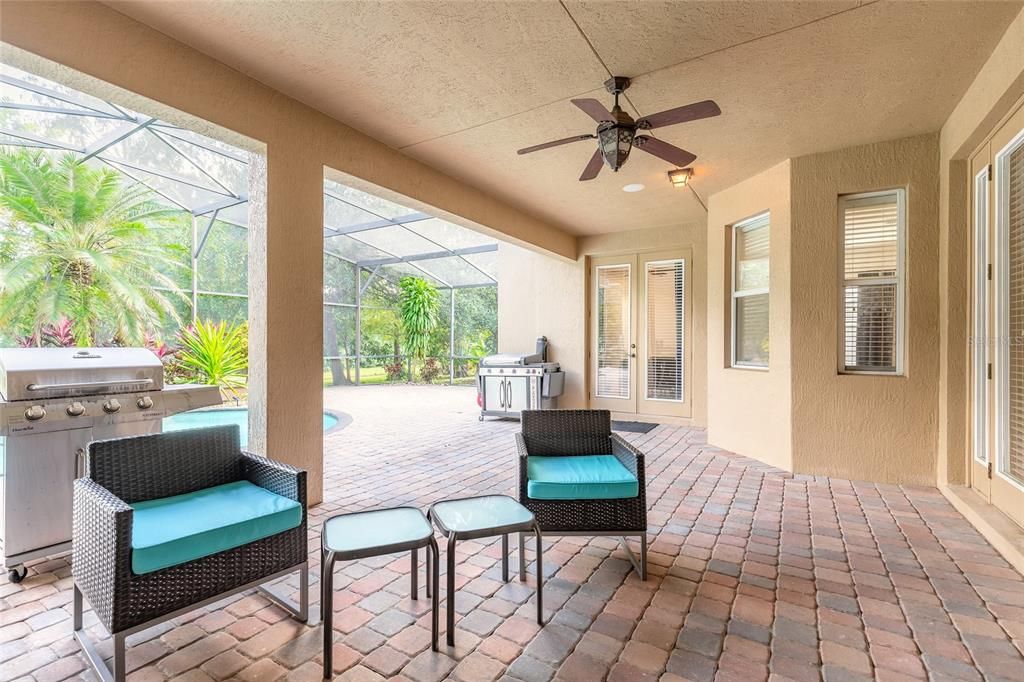 For Sale: $985,000 (5 beds, 5 baths, 4308 Square Feet)