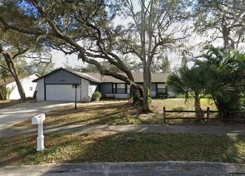 For Sale: $567,000 (5 beds, 3 baths, 2615 Square Feet)