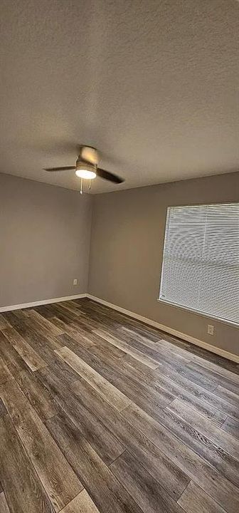 For Sale: $567,000 (5 beds, 3 baths, 2615 Square Feet)