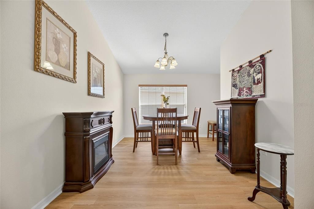 For Sale: $375,000 (4 beds, 3 baths, 1808 Square Feet)